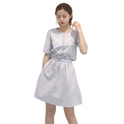 轉(zhuǎn)角1號(hào) 簡約韓風(fēng)，定義夏日清新——純色A字連衣裙穿搭指南
